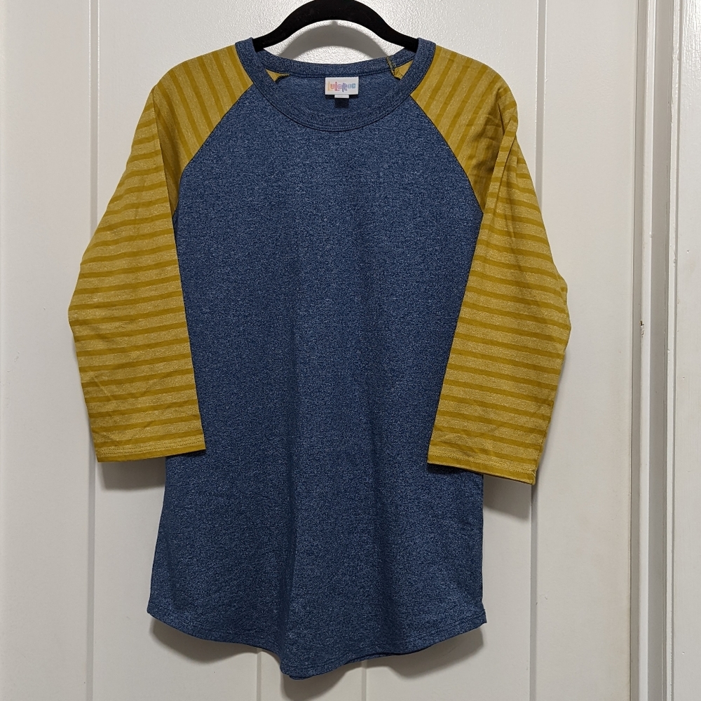 🟠3/$15 - EUC LuLaRoe Randy Shirt